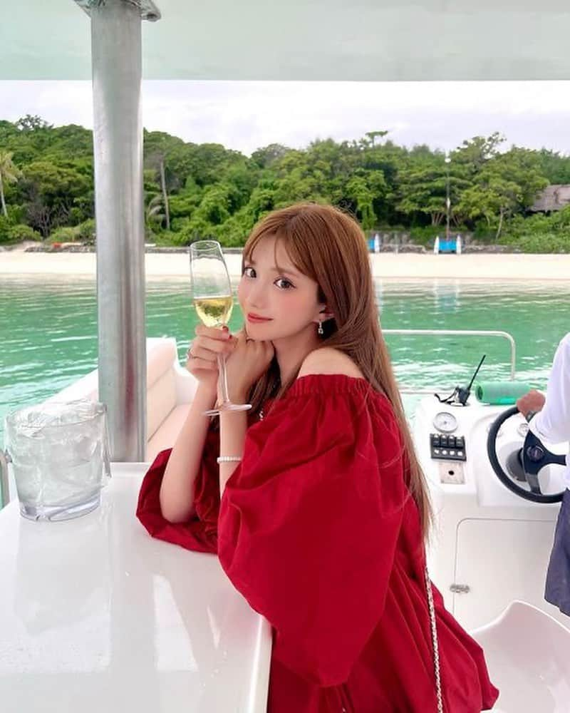 美女美容事情さんのインスタグラム写真 - (美女美容事情Instagram)「《赤コーデのお姫☆🏖❤️》 *⁠ 今回ご紹介させて頂きますのは!!👀❤︎⁠⠀ ひめかさん< @hmk_queen >の素敵なお写真📸⁠⠀⁠⠀⁠⠀⁠ *⁠⠀⁠⠀⁠⠀⁠⠀ 令和の最強キャバ嬢のひめかさん💖💛 上品でお姫さまのように可愛らしいです👱🏻‍♀️👑 *⠀⁠⠀⁠⠀⁠⠀⁠⠀ ひめかさん< @hmk_queen > ⁠⠀⁠⠀⁠⠀⁠⠀ 素敵な投稿ありがとうございました☺️📸✨ *⠀⁠⠀⁠⠀⁠⠀⁠⠀ ひめかさんのアカウントには他にも素晴らしい投稿が沢山ありますので是非覗いてみてくださいね💁‍♀️💙⁠⠀⁠⠀⁠⠀⁠⠀ *⠀⁠⠀⁠⠀⁠⠀⁠⠀ △▼△▼△▼△▼△▼△▼△▼△▼△▼ ⁠⠀⁠⠀⁠⠀ ❤🧡💛「美女美容事情」💚💙💜⠀⠀⠀⠀⠀⠀⠀⠀⠀⠀⠀⠀⠀⠀⁠⠀⁠⠀⁠⠀⁠⠀⁠⠀ 👇掲載ご希望の方は👇⠀⠀⠀⠀⠀⠀⠀⠀⠀⠀⠀⠀⠀⠀⠀⁠⠀⁠⠀⁠⠀⁠⠀⁠⠀ @b_b_j.jタグ付けと🖤 #ビジョビ ⁠⠀ 🖤タグ付けお願いします✨⠀⠀⠀⠀⠀⠀⠀⠀⠀⠀⠀⠀⠀⠀⠀⁠⠀⁠⠀⁠⠀⁠⠀⁠⠀ △▼△▼△▼△▼△▼△▼△▼△▼△▼ ⁠⠀⁠ #姫ギャル #ひめか #あざといは正義 #あざとい風女子 #あざとい #あざとガール #summer #travel #gal」10月14日 16時59分 - b_b_j.j