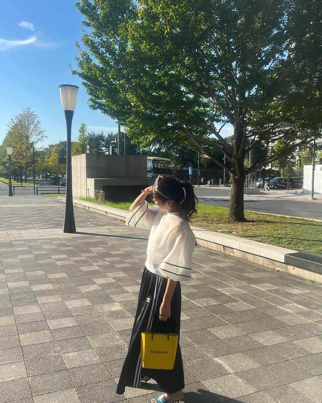 ayumiさんのインスタグラム写真 - (ayumiInstagram)「🌞🌞🌞 秋晴れが待ち通しい…🥺 シースルー日和になって🙄🎃 #シースルー #秋晴れ #秋服コーデ」10月14日 22時49分 - ayupichikitchen