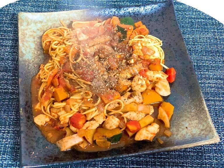 小林アナさんのインスタグラム写真 - (小林アナInstagram)「昨日の朝昼晩飯！  米始まり パスタ挟み 米締め  豆苗ってビタミン系豊富でめちゃくちゃ栄養価高いらしいです✨頻繁に取り入れたい！  #美味しく減量」10月15日 7時50分 - genkobiribiri