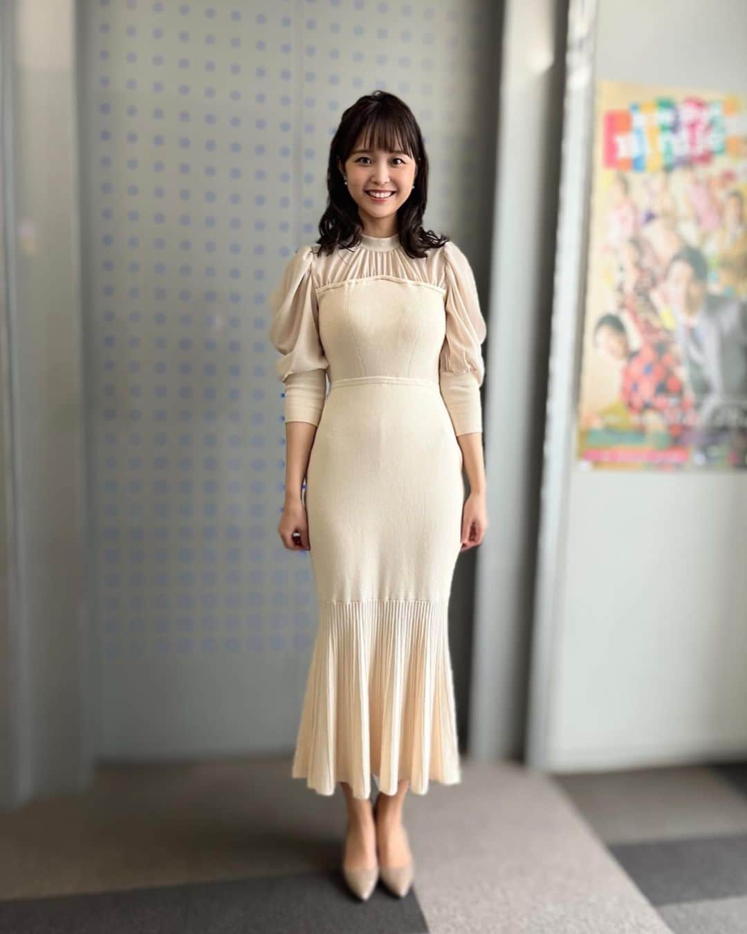 渡邊渚さんのインスタグラム写真 - (渡邊渚Instagram)「明日はワイドナショー。 最近ニットワンピを着る機会が増えてきました。 冬が近づいてきてるな〜  #ワイドナショー #衣装 #そういえば #髪の毛切りました」10月15日 18時04分 - watanabenagisa_