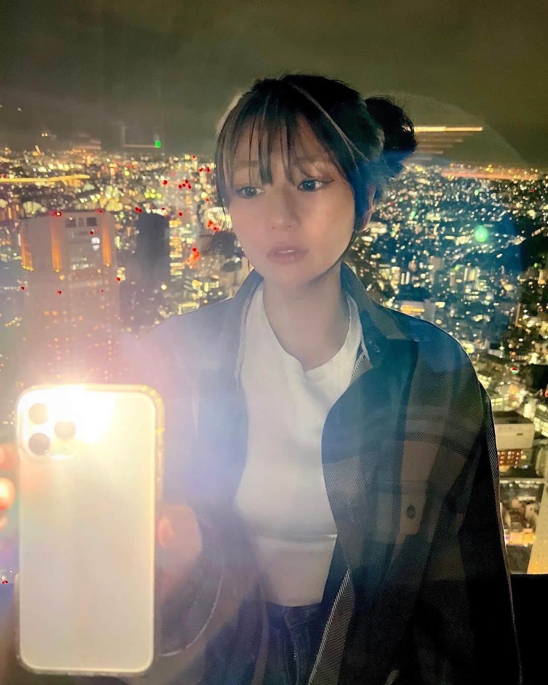 希帆さんのインスタグラム写真 - (希帆Instagram)「夜景が綺麗すぎて 眠たくなりました🥱🥱🌃💤🌙  #shibuyasky」10月15日 21時32分 - k_i_h_o_