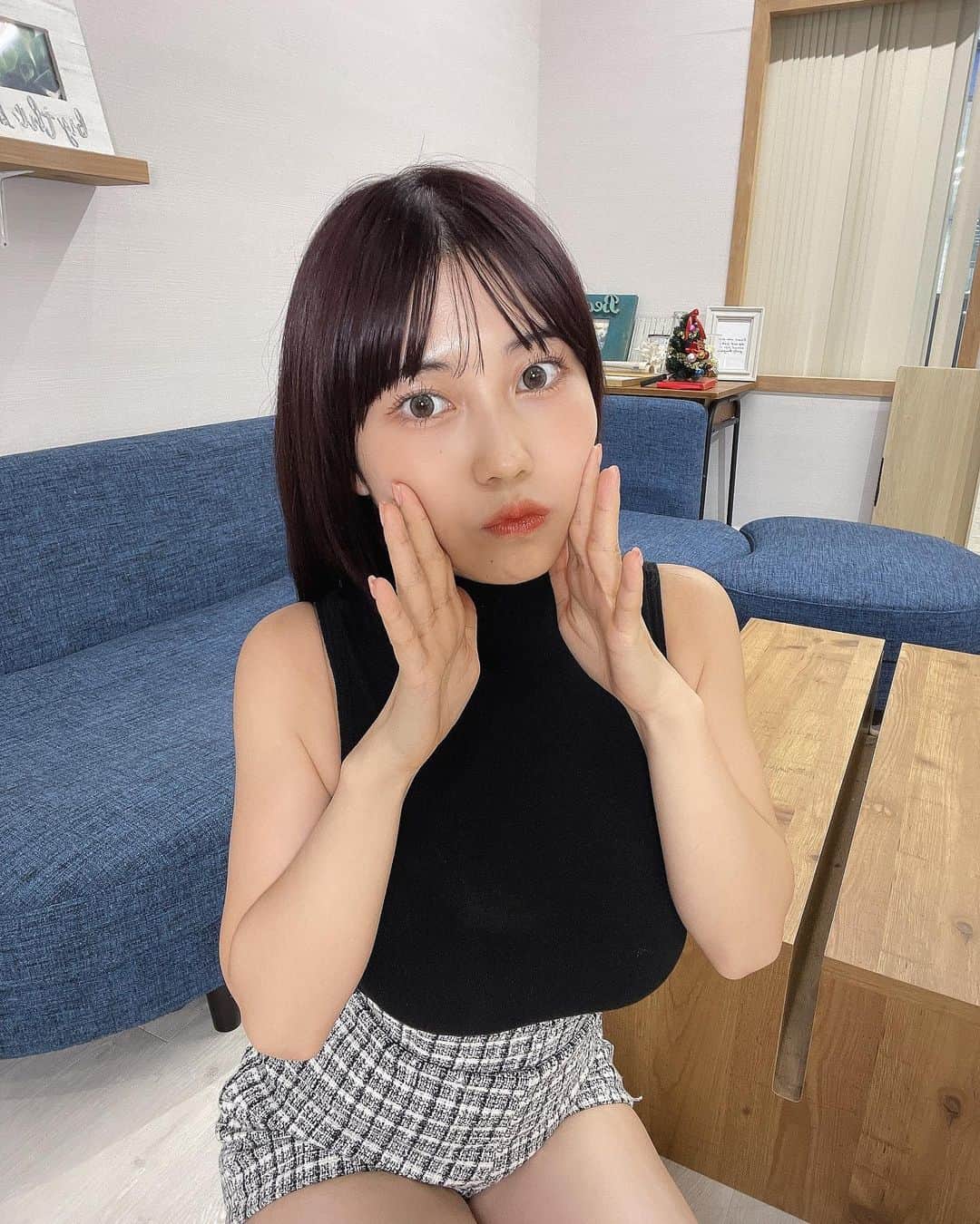 伊織いおさんのインスタグラム写真 - (伊織いおInstagram)「たまにはこういう私服も、ね🖤 すき？ . . . .  #グラビア#グラビアアイドル#インスタグラビア#グラドル#グラドル自画撮り部#自撮り#私服#水着#ヘアアレンジ#写真#写真好きな人と繋がりたい#photo#被写体#撮影会#撮影#ファッション#좋아#셀#팔로우#오오티디#instagood#instadaily#selfienation#me」10月16日 19時06分 - iocos69
