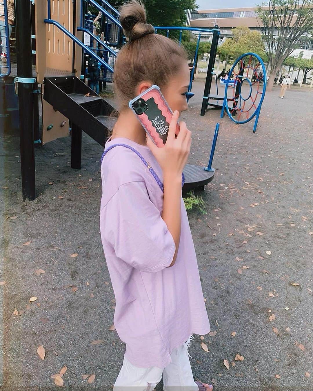 角田麻央さんのインスタグラム写真 - (角田麻央Instagram)「💟💟💟 子供たちと沢山遊んだ週末🤍🤍🤍 今の私にぴったりなメッセージ付きの iPhoneケースと便利なホルダー🙏🏽💕 忙しない日々だけど笑顔で生きてこ👩‍👦 @CASETiFY @CASETiFY_jp  #CASETiFY #ShowYourColors」10月16日 20時22分 - maotsunoda888
