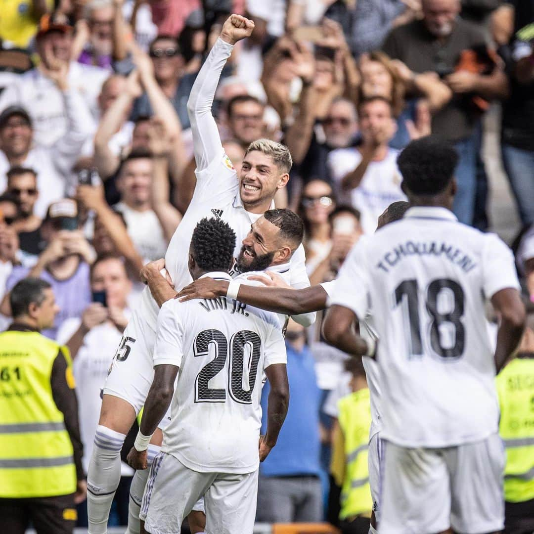 フェデリコ・バルベルデさんのインスタグラム写真 - (フェデリコ・バルベルデInstagram)「Así así, así gana el madrid 🤍   El clásico en casa 🤩⚡️⚡️  #RMLiga #ElClasico」10月17日 3時39分 - fedevalverde