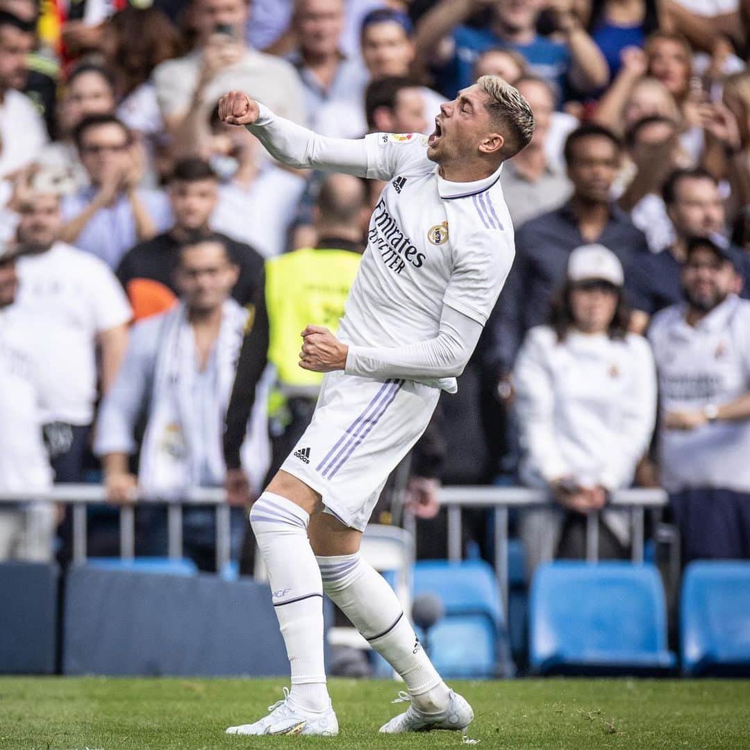 フェデリコ・バルベルデさんのインスタグラム写真 - (フェデリコ・バルベルデInstagram)「Así así, así gana el madrid 🤍   El clásico en casa 🤩⚡️⚡️  #RMLiga #ElClasico」10月17日 3時39分 - fedevalverde