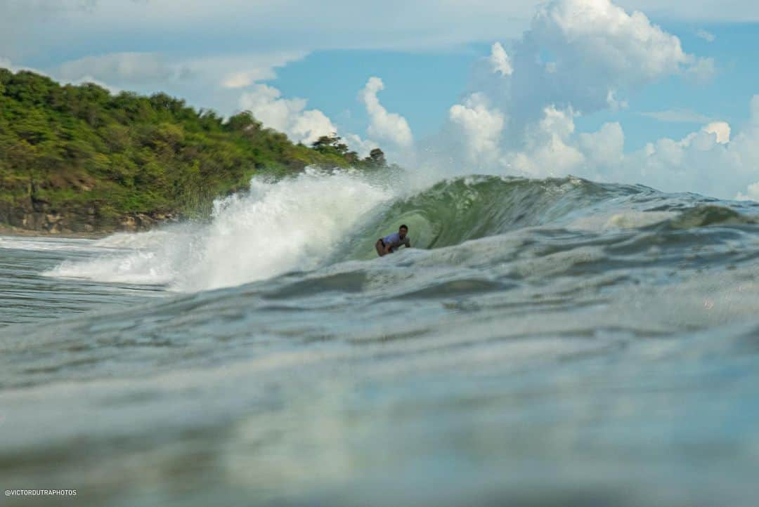 松田詩野さんのインスタグラム写真 - (松田詩野Instagram)「I love this place 🌤🇳🇮  📷💦@victordutraphotos   #surf #surfing #waves #watershot #水中写真」10月17日 20時14分 - shinomatsuda