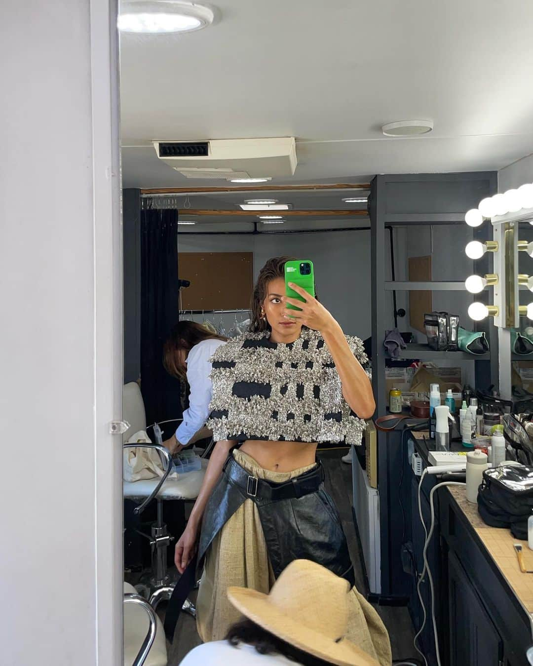 ローラさんのインスタグラム写真 - (ローラInstagram)「It was an insane photoshoot today🥹🤍I’m very thankful to working this beautiful creative team 🎶Arigatooo🖤 @louisvuitton @madamefigarojapon @erikaastrid @virginie.pineda @shalevlavan @erikaabe @leilani.sunglao @hiroki_shirota @mazharbadani ✨🌏」10月18日 14時46分 - rolaofficial