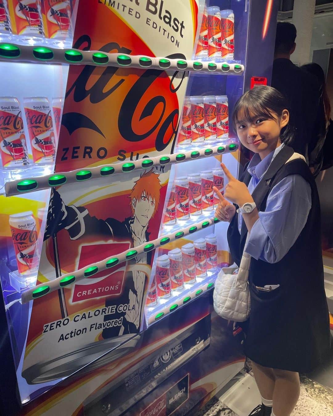 桑島海空さんのインスタグラム写真 - (桑島海空Instagram)「コカ・コーラとBLEACHのコラボ缶です！めちゃめちゃかっこよかったよ〜✌️ atmos ShinjukuのPOP-UP STOREで最強の自分になってきた🔥 「コカ・コーラ ゼロシュガー ソウルブラスト」はコンビニ・スーパーで買えます！   #コカコーラ #BLEACH  #SoulBlast #目覚めよ最強の自分  #PR」10月18日 16時35分 - me_1480mm