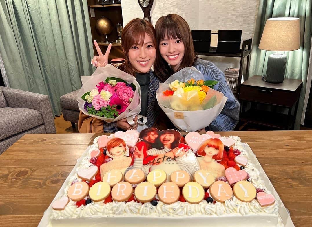 山本舞香さんのインスタグラム写真 - (山本舞香Instagram)「「sister」の現場でお誕生日お祝いしていただきましたっ。 美織ちゃんと産まれた日が3日違いとは、、、🤍 素敵なケーキ ありがとうございました🎂✨ 1話放送まであと2日！！！ お楽しみに〜  @sister_ytvdrama」10月18日 17時29分 - yamamotomaika_official