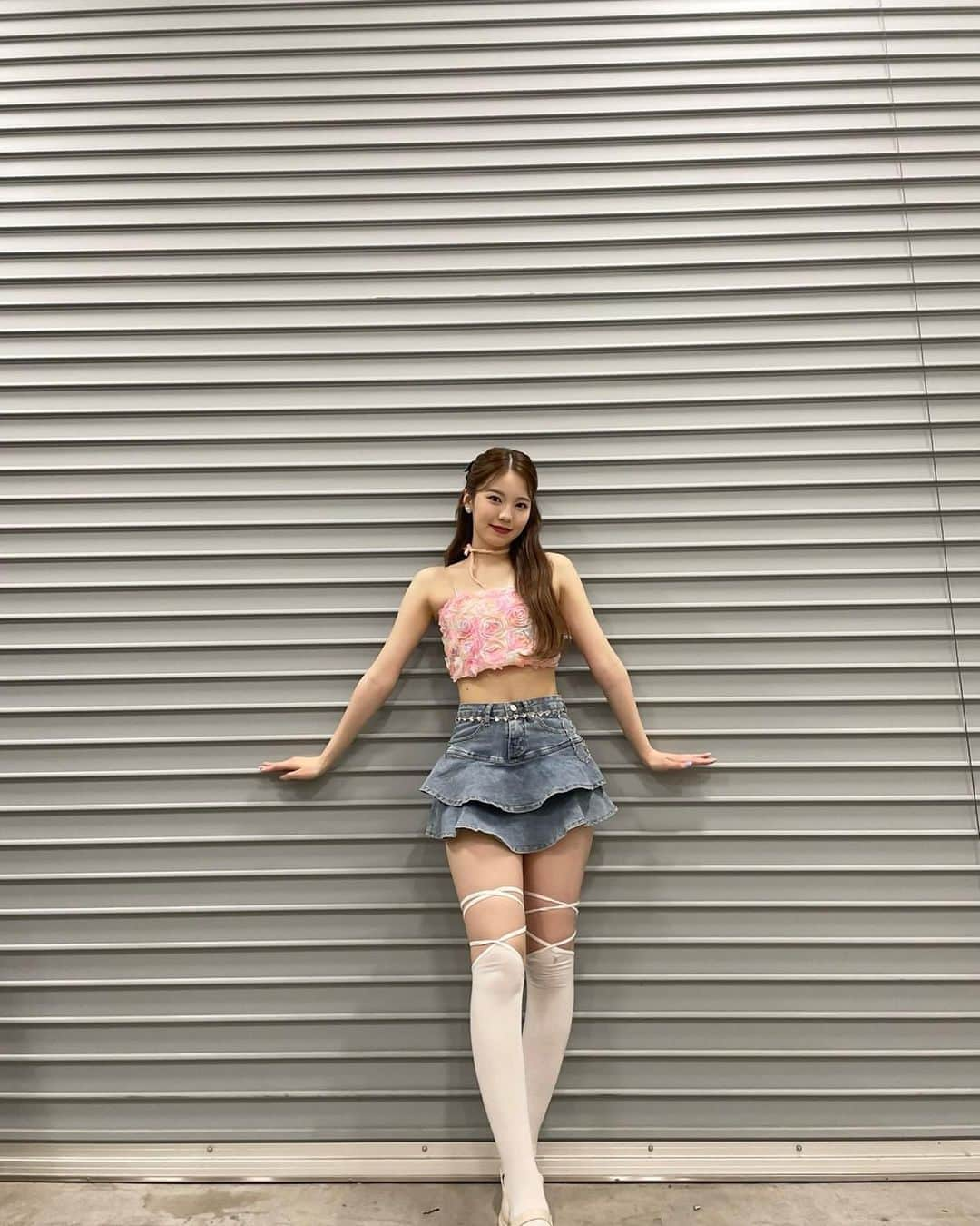 NiziUさんのインスタグラム写真 - (NiziUInstagram)「🖤💗🖤💗🖤💗🖤💗🖤 最近の私♡ イベント楽しかった🤩🫶🏻 • • • 최근의 나 ♡ 공연 넘넘 재미있었당🤩🫶🏻 • • #🌷🌷🌷」10月18日 21時14分 - niziu_artist_official