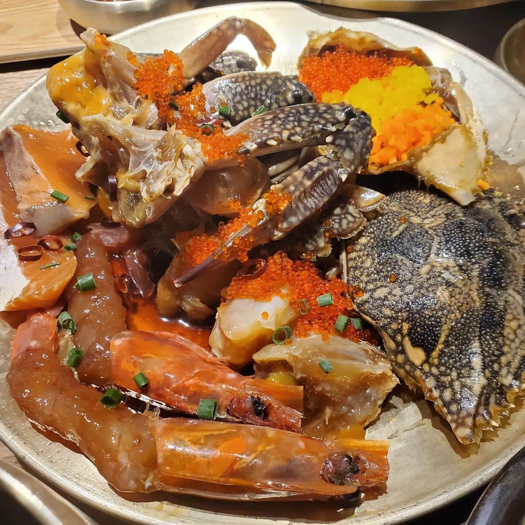 池田夏希さんのインスタグラム写真 - (池田夏希Instagram)「@pungumu_shibuya でランチ🍴☀️ . 韓国料理が食べたくなって、カンジャンケジャンパプサンとプングムリータペリエキウイコリアン梨の映えドリンクをいただいてきました😉💕 . カンジャンケジャン久しぶりに食べたけど美味しかったぁ～！！ カンジャンセウ・サーモン・とびっこも付いてきて、ご飯が進む進む😋🍚 スンドゥブも美味しかったぁ～✌ 定食のボリューム凄かったけど、腹ペコだったのでペロリ♡ . 他にもメニュー沢山あるからまたランチしに行かなきゃ🎵 . #プングム渋谷センター街店 #プングム #渋谷ランチ #渋谷ディナー #渋谷女子会 #渋谷韓国料理 #渋谷オススメグルメ #渋谷デート #渋谷グルメ #韓国料理 #ランチ #カンジャンケジャン #カンジャンセウ #スンドゥブチゲ #ボリューミー #フードスタグラム #グルメスタグラム #pungumu  #lunch #shibuyagourmet #koreanfood #volumey #foodstagram #gourmetstagram #foodphotography #한국요리 #강장케장 #간장새우 #순두부찌개 #맛있다」10月19日 15時46分 - natsukiikeda624