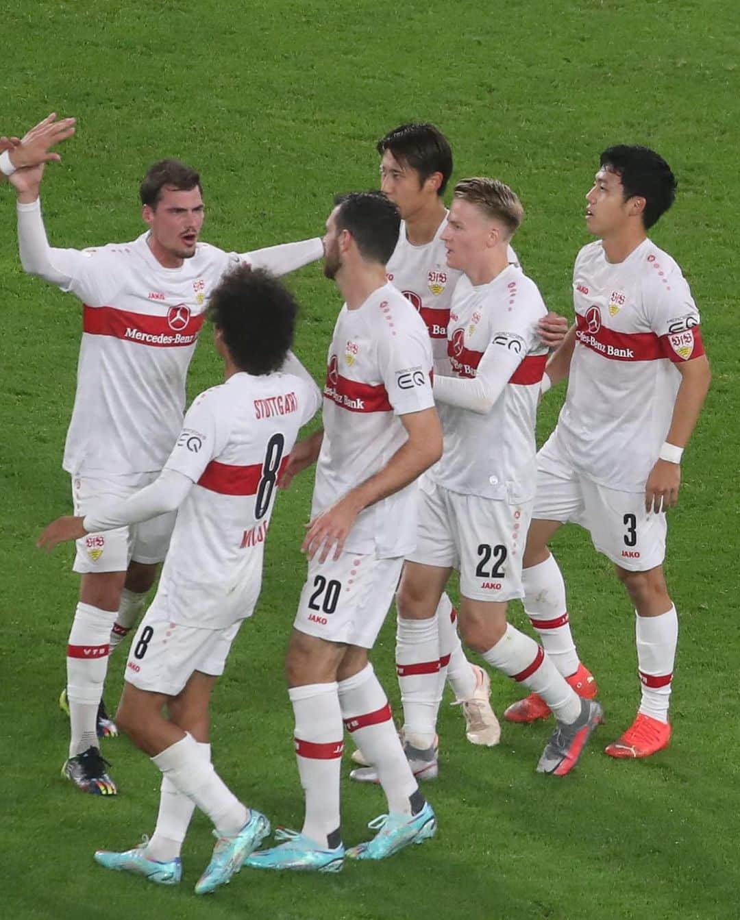 遠藤航さんのインスタグラム写真 - (遠藤航Instagram)「.. Next round ✅ . #vfb #stuttgart #dfbpokal  #win #football #⚽️ #nextround #immerweiter  #🇩🇪 #wataruendo #3」10月20日 7時10分 - endowataru