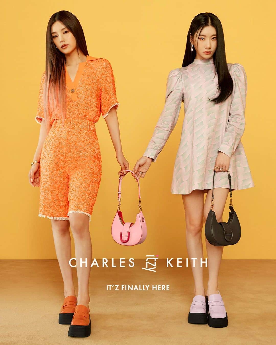 ITZYさんのインスタグラム写真 - (ITZYInstagram)「We’re excited to bring you the ITZ MINE Collaboration Campaign with @charleskeithofficial @itzy.all.in.us 💜💛🧡💚💙  #ITZYxCharlesKeith #CharlesKeithFW22 #CharlesKeithOfficial  Products Featured: ITZ MINE Rainier Chunky Platform Penny Loafers and ITZ MINE Gabine Belted Hobo Bag」10月20日 19時00分 - itzy.all.in.us