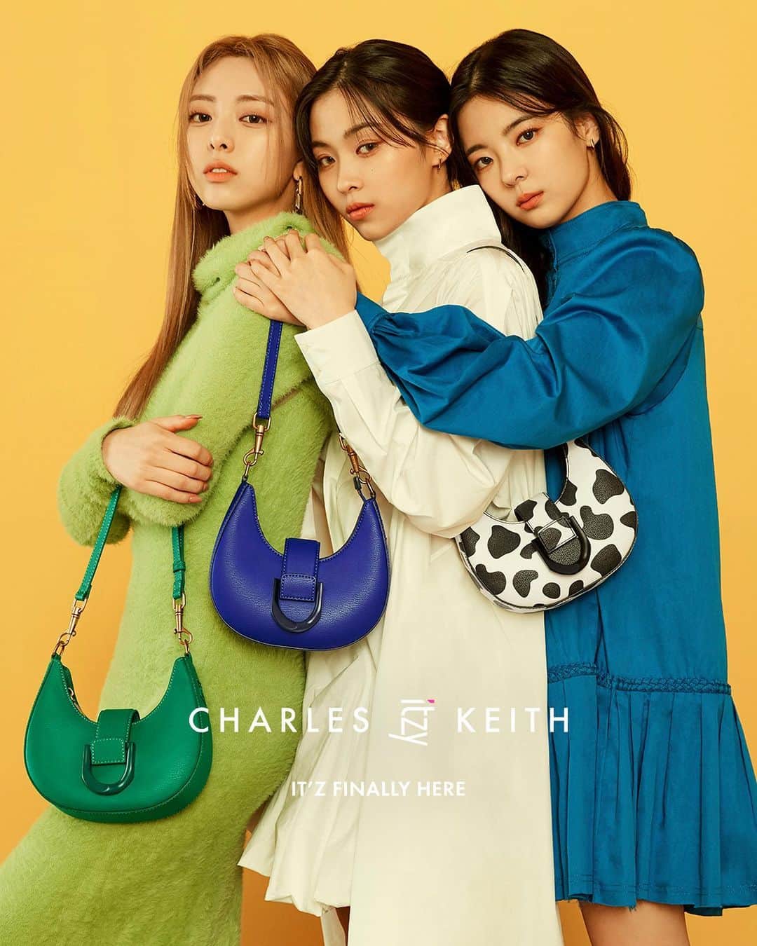 ITZYさんのインスタグラム写真 - (ITZYInstagram)「We’re excited to bring you the ITZ MINE Collaboration Campaign with @charleskeithofficial @itzy.all.in.us 💜💛🧡💚💙  #ITZYxCharlesKeith #CharlesKeithFW22 #CharlesKeithOfficial  Products Featured: ITZ MINE Rainier Chunky Platform Penny Loafers and ITZ MINE Gabine Belted Hobo Bag」10月20日 19時00分 - itzy.all.in.us