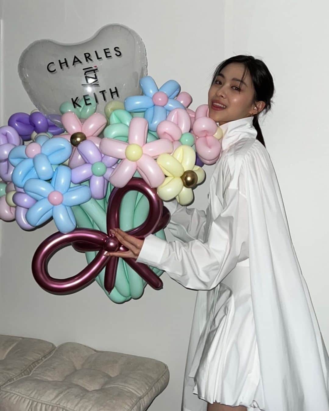 ITZYさんのインスタグラム写真 - (ITZYInstagram)「CHARLES&KEITH」10月20日 19時16分 - itzy.all.in.us