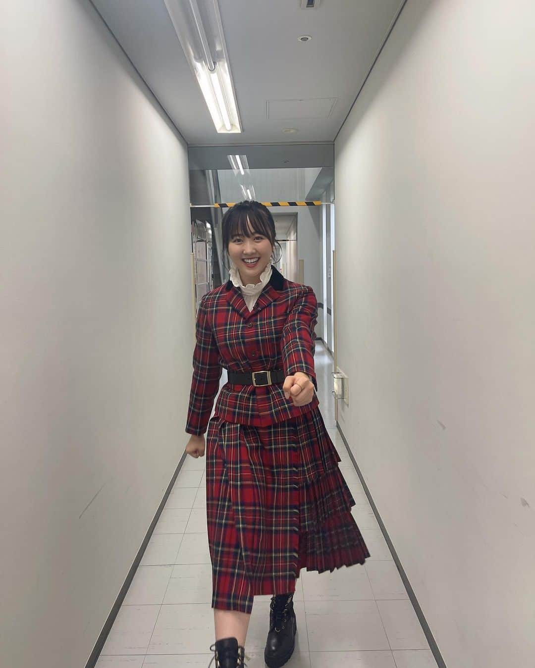 本田望結さんのインスタグラム写真 - (本田望結Instagram)「真っ赤なお衣装！❤️ みんなの好きな色は〜？？」10月21日 21時11分 - miyu_honda_official