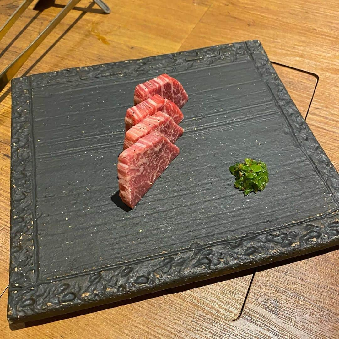 天津いちはさんのインスタグラム写真 - (天津いちはInstagram)「焼肉牛者さんで 超肉垂コースを頂いてきました🐮 お肉も美味しくてとってもおしゃれでした🍹✨  PR @gyu_sha_yakiniku #ハラミ #船橋グルメ #千葉グルメ #焼肉牛者 #船橋焼肉 #船橋ディナー #上タン #エロタン」10月21日 22時19分 - ichichiha