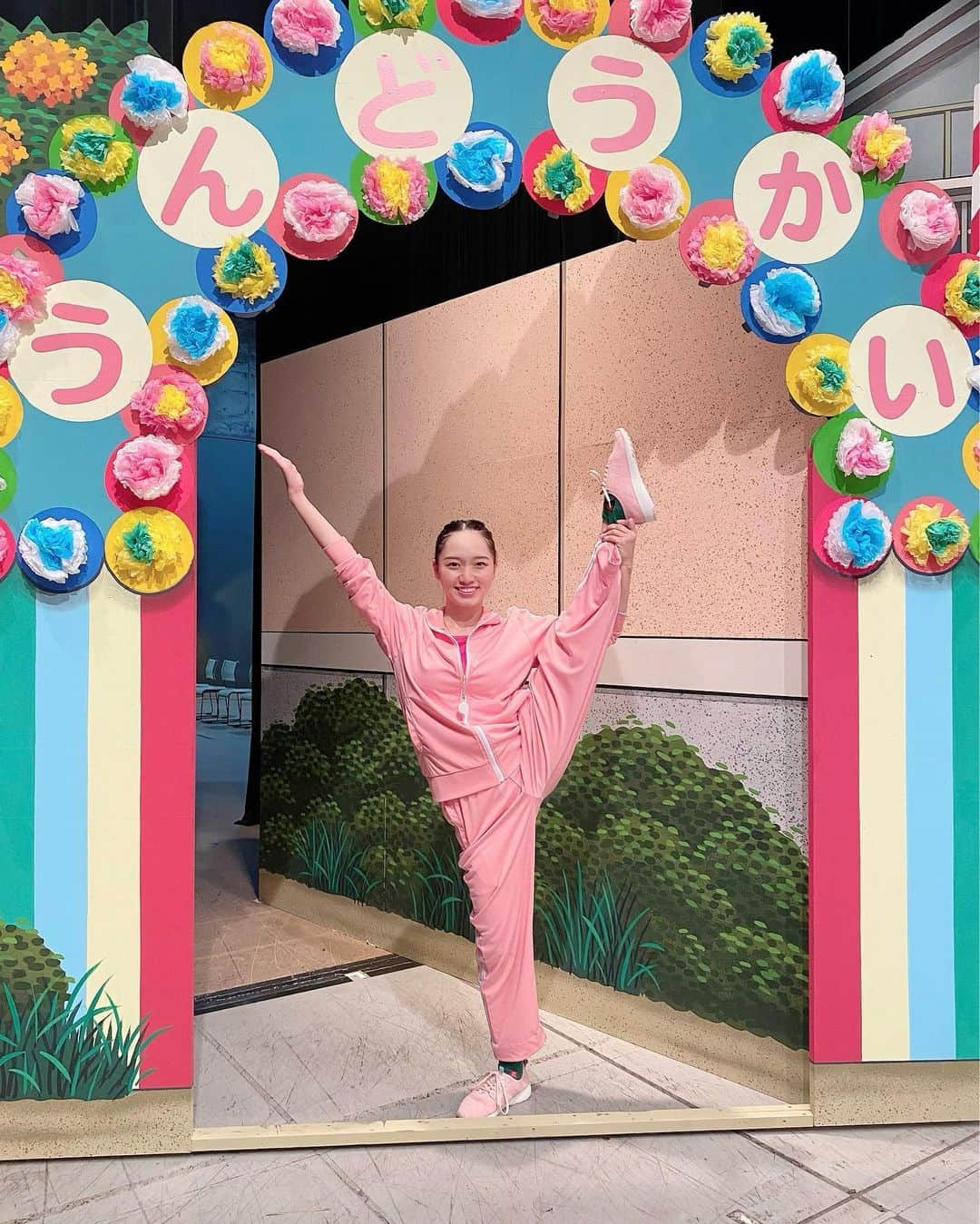 松浦景子さんのインスタグラム写真 - (松浦景子Instagram)「みんなーーー！テレビの前集合ーー！  もうすぐ始まるよーー！  10/22(土)お昼12:54〜！  ✨吉本新喜劇テレビ放送✨  🌸楽しい運動会のお話です🌸  他、全国22局でも観れるのでチェック🤍  関西での放送後は東京(MXテレビ) 他•各地域全国でも放送されます！  お楽しみに❤️  OA時間は状況によって変更になる事があります。詳しくはご覧になる局にお問い合わせ下さい。 　　　　　　　 　 　 　 ■中部日本放送(土)12：00～13：00 ■東京MXTV(土)13：00～14：00 ■山陽放送(日)16：00～17：00 ■中国放送(土)13：00～14：00 ■あいテレビ(土)15：54～16：54 ■四国放送(土)12：00～13：00 ■RKB毎日放送(水)25：25～26：30 ■長崎放送(月)24：25～25：25 ■南日本放送(月)23：56～24：50 ■熊本放送(水)25：30～26：30 ■テレビ山口(土)13：00～14：00 ■福井テレビ(日)16：00～16：55 ■宮崎放送(金)10：25～11：20 ■北海道放送(月)25：26～26：26 ■琉球放送(火)24：59～25：59 ■東北放送(土)25：28～26：28 ■新潟放送月925：00～26：00 ■チューリップテレビ(水)25：25～26：25 ■静岡放送(水)25：10～26：10 ■テレビ神奈川(月)20：00～20：55 ■テレビユー山形(木)25：35～26：35 ■MRO北陸放送	(月)25：00～26：00 ※放送内容は各放送局にて異なります。  #吉本新喜劇 #よしもと新喜劇 #新喜劇 #松浦景子 #なんばグランド花月 #毎日放送 #mbs #けっけちゃんねる #バレエ大好き #バレエあるある #バレエ#バレリーナ #バレエダンサー #バレエ女子 #バレエ芸人 #バレリーナ芸人 #ballet #balletlovers #balletphotography #balletpost #balletgirl #balletworld #balletdancer #ballerina」10月22日 12時07分 - pinkpinks13