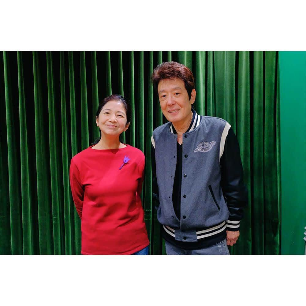 宮崎美子さんのインスタグラム写真 - (宮崎美子Instagram)「皆さん、こんにちは。  今週のTBSラジオ『文化の泉　ラジオで語る昭和の話し』は、ゲストに 今年で芸能生活60周年！歌手の舟木一夫さんをお迎えしております。  『高校三年生』でデビューされ、一躍人気者に。コンサート会場は舟木さんの髪型を真似したファンで溢れ、部屋を埋め尽くすほどのファンレターが届いたそうです。  今も当時と変わらずカッコいいんです！  橋幸夫さん、西郷輝彦さんと共に御三家として人気を博しますが、次第に「学園もの」を歌い続けることに不安を感じるようになったそうです。  昭和歌謡と青春時代に思いを馳せる1時間です。  皆さん、どうぞお楽しみに。  TBSラジオは明日夜11時からです。 『文化の泉　ラジオで語る昭和の話し』ぜひ、聴いてくださいね。  radikoでも聴けますよ！  #tbsラジオ #ラジオで語る昭和のはなし #舟木一夫 さん #radiko」10月22日 16時06分 - miyazakiyoshiko.official