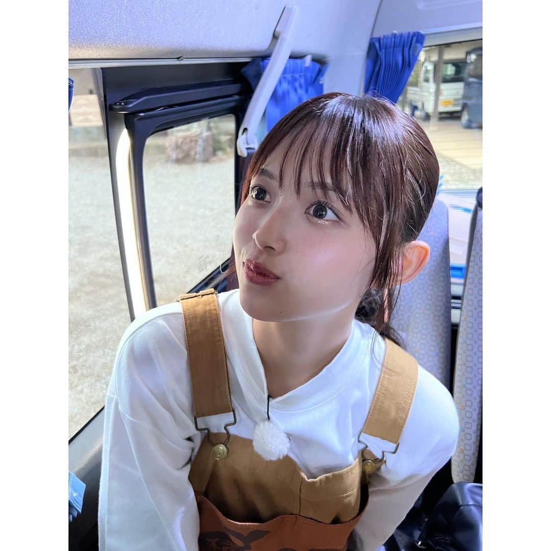 森日菜美さんのインスタグラム写真 - (森日菜美Instagram)「明日お昼11:55〜 テレビ東京「種から植えるTV」出演します☺︎ 2周目です！！前回の小松菜農家さんに続いて 今回はゴマ農家さんにお邪魔しました、 収穫楽しかったのさ〜〜是非みてね🍅🍅🍅 作業服も車も可愛いのよ！ね？」10月22日 21時42分 - hinami_mori