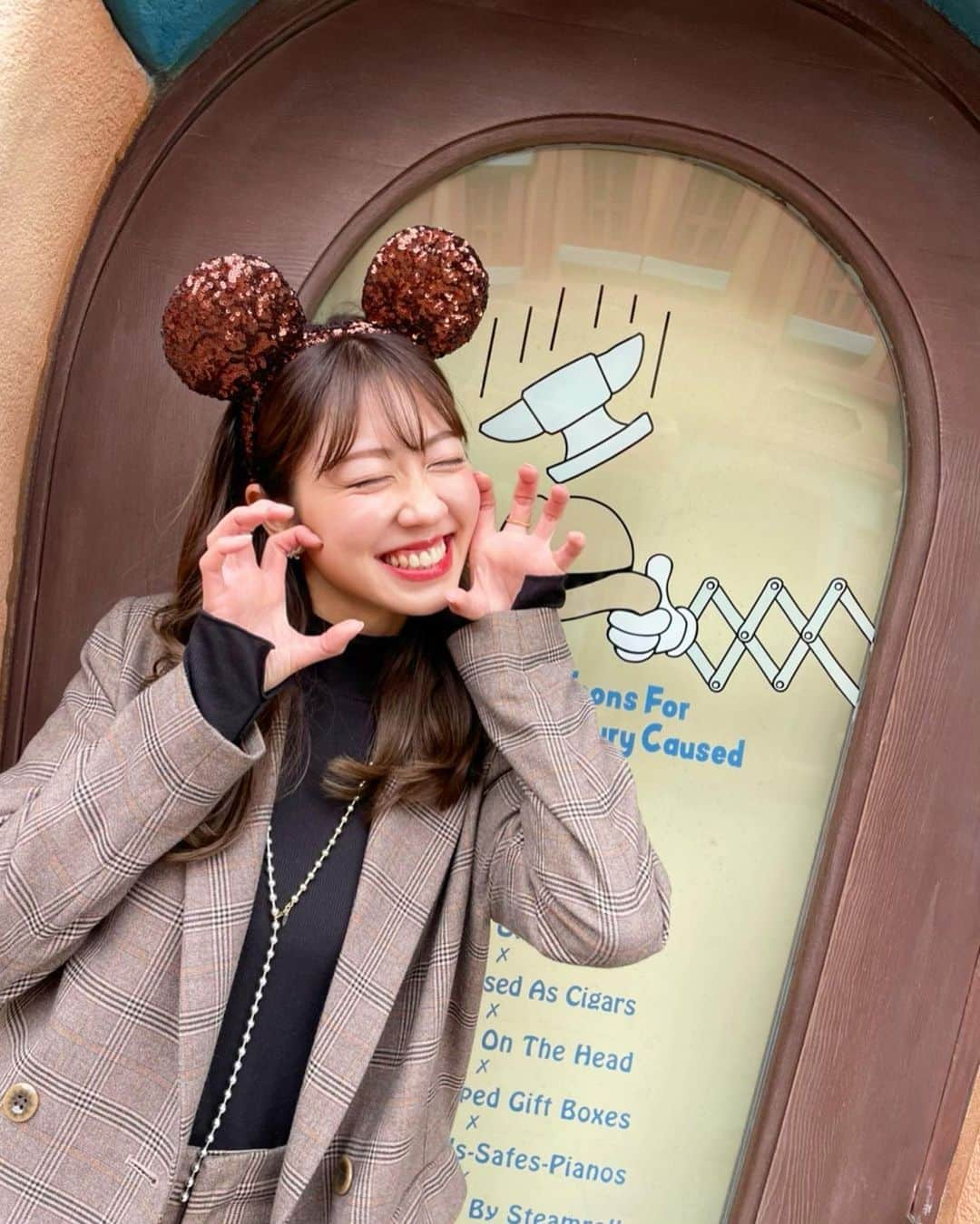 小山ひかるさんのインスタグラム写真 - (小山ひかるInstagram)「🤎🤎🤎 . . #disney #disneyland #tdl #tokyodisneyland #tokyodisneyresort #tokyodisney #ディズニー #ディズニーランド #東京ディズニーランド #トゥーンタウン #toontown #ハロウィン #halloween #🎃 #🤎 #happy #smile #dハロ #夢の国 #夢が叶う場所 #ディズニーハロウィン #disneyhalloween #gu」10月23日 14時49分 - hikaru_kym