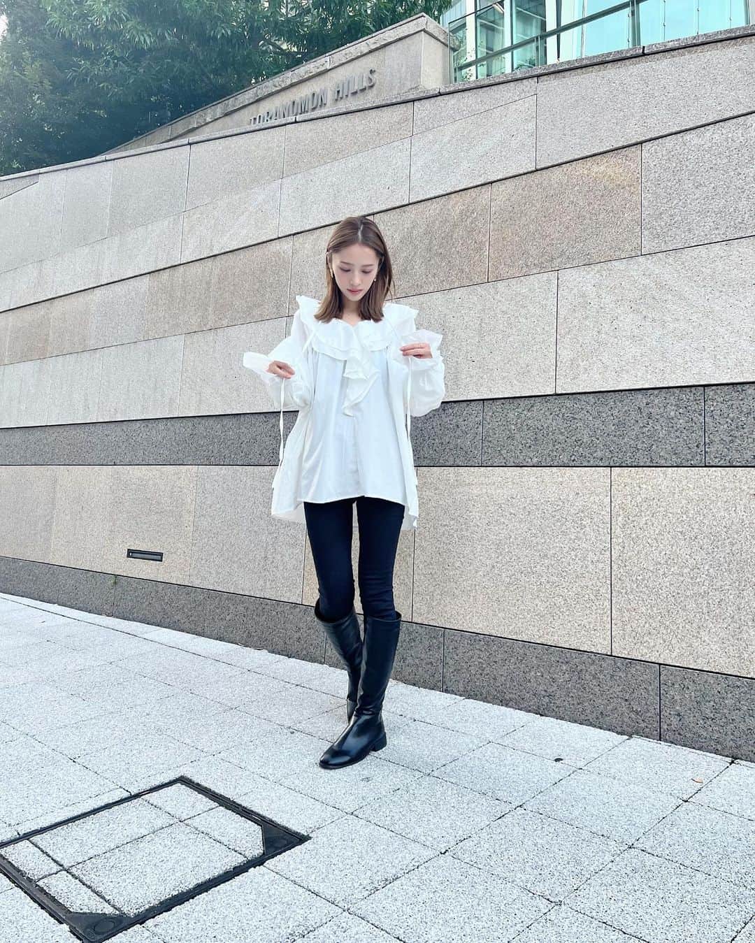 神部美咲さんのインスタグラム写真 - (神部美咲Instagram)「世界で1番かわいい 組み合わせです。  #じんぶ私服 #ロングブーツ」10月23日 18時49分 - jimbu_misaki