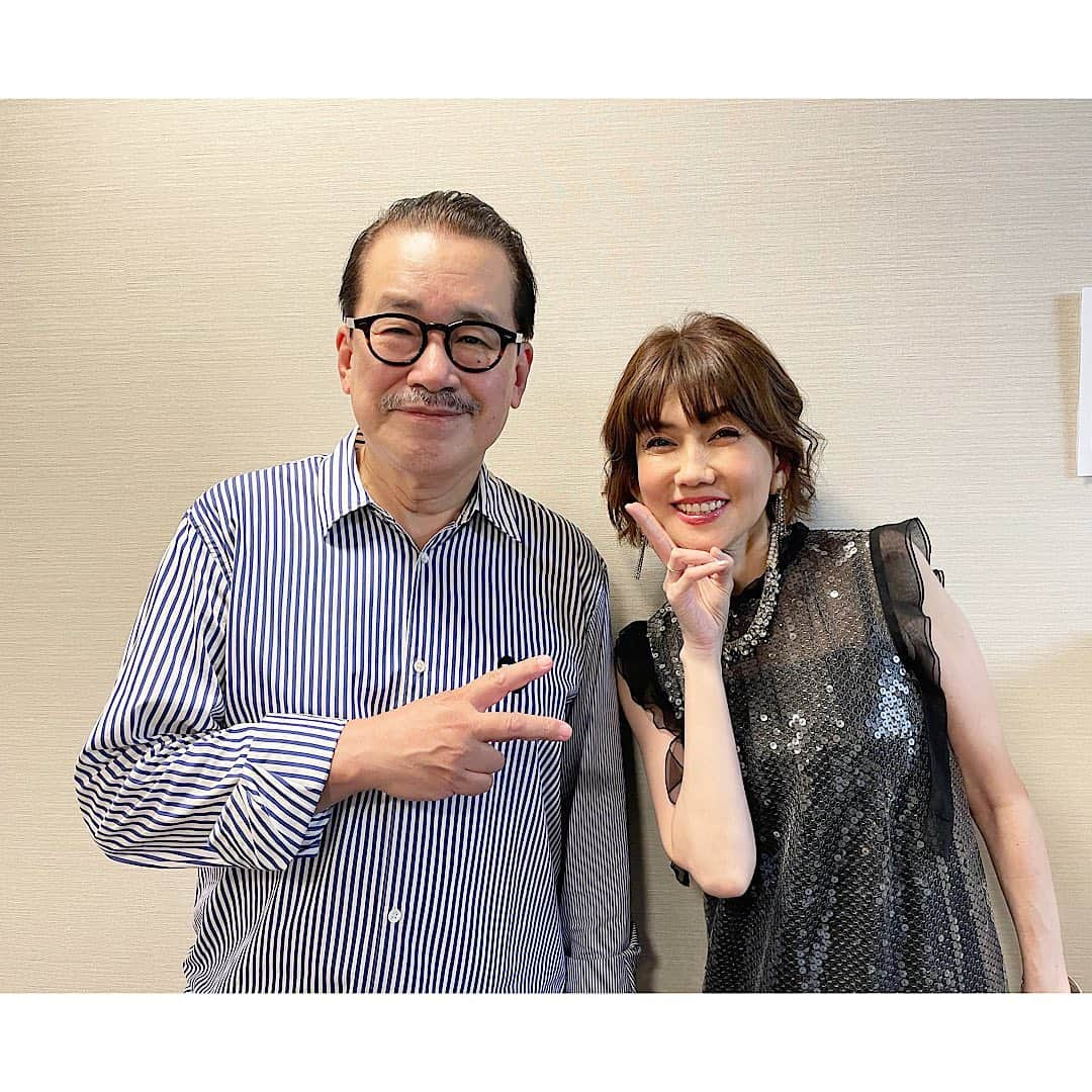 松本伊代さんのインスタグラム写真 - (松本伊代Instagram)「遅くなりましたが  船山基紀プロデュース 40th anniversary Live treasure voice  船山先生をはじめ サポートしてくださった サイコーーーの　 ミュージシャンの皆さま スタッフの皆さま ビルボードの皆さま  そして、 暖かく、 見守ってくださり 応援してくださった皆さま のおかげで 無事に4ステージ 終了しました！ いや、 してしまいました😭  始まってしまったら あっーーーという間に 皆さんとの楽しい時間が過ぎてしまいました😭  ほんとにほんとに楽しかった😍😍❤️ ありがとうございました！！ 歌っている最中、 幸せだなぁ、、、と、 何回も思いました😭🥹  2ndステージでは ヒロミさんも 来てくれてビックリ〜😆😍  来れないって言っていたのにー。 ステキな薔薇４０本持ってステージに来てくれました😭🌹🌹🌹  改めて、 皆さんの応援のおかげで 40年頑張って来られたんだなぁ、、、 と心から思っています。  昨日からは41年目！  これからも 歌っていきたいと思っています！  来年も！ できるかなぁー ぜひ、また皆さんとお会いしたいです♪♪  あっ、，その前に！ 配信の映像が Blu-rayで発売になります！！ 詳しくはまたお知らせしますね！！  #楽しくエモーショナルにいきましょー！！ #船山基紀 #増崎孝司 #山木秀夫 #安部潤 #二家本亮介 #Luis Valle #Andy Wulf #AMAZONS #斉藤久美 #大滝裕子 #吉川智子 #バンマス〜ありがとう♡ #憧れのアマゾンズさん #山木さん最高です #安定の安部さん♡ #かっくいーニ家本さん #イケメンアンディさん #盛り上げてくれてありがとうルイスさん #そしていつも優しい船山先生 #本当に沢山の皆さんに来ていただきありがとうございました♪ #松本伊代」10月24日 0時01分 - iyo14_official