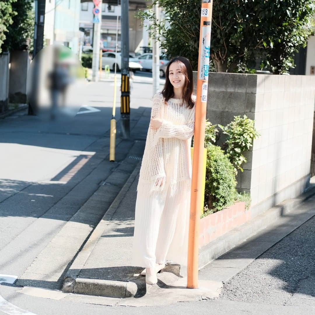 伊藤美来さんのインスタグラム写真 - (伊藤美来Instagram)「10/13に公開となったReal Soundさんのインタビュー撮影のオフショットを公開です。  晴天だったので、少し歩いた先の緑の中で撮影することができました。  インタビュー記事、ぜひチェックしてくださいね。  Here are some off-shoots from the interview shoot from "Real Sound".  It was a sunny day, so we were able to shoot in the greenery a short walk away.  Please check out the interview article.  #伊藤美来  #みっく  #ItoMiku #RealSound  #リアルサウンド  #WhataSauce #伊藤美来MV」10月24日 13時58分 - itomiku_official