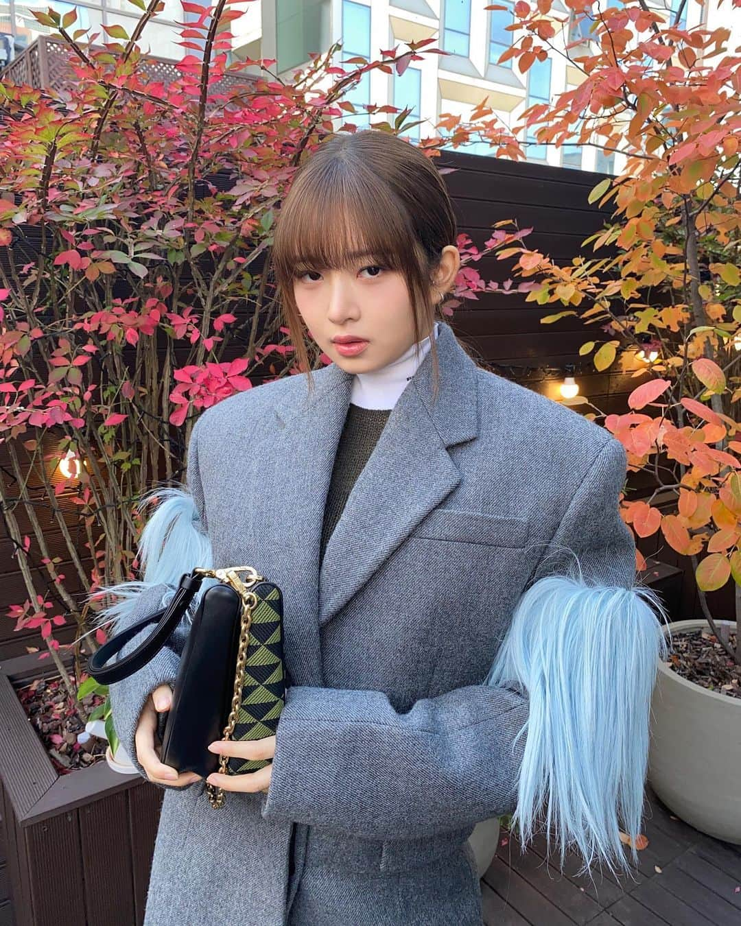 IVEさんのインスタグラム写真 - (IVEInstagram)「추운 날씨에도 함께🍂💚 @Prada  #광고 #PradaSymbole #PradaTriangle #IVE #아이브 #REI #레이」10月24日 14時39分 - ivestarship