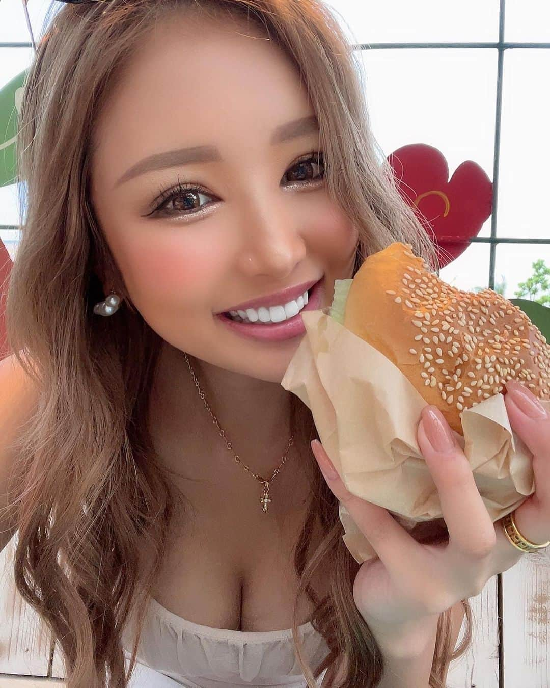 藤咲ひなたさんのインスタグラム写真 - (藤咲ひなたInstagram)「🍔🍺」10月24日 15時34分 - laputa_hinata