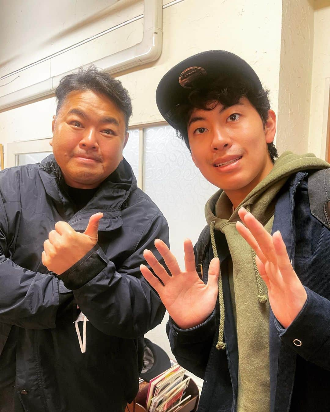 杉本知香さんのインスタグラム写真 - (杉本知香Instagram)「大地くんと宮迫さんちの陸くん😆 陸、強めの癖毛なのでバッサリ切ったら めちゃくちゃかっこよくなった🎶 向くんもいつものいい笑顔😆  #中目黒美容室 #ダイノジ大地#ダイノジ#大地洋輔  #フライドポテト藤井陸#kpro #宮迫さん息子 #宮迫博之 #天津向#天津#向清太朗  #オタク界のカリスマ」10月24日 17時13分 - sugimotoc