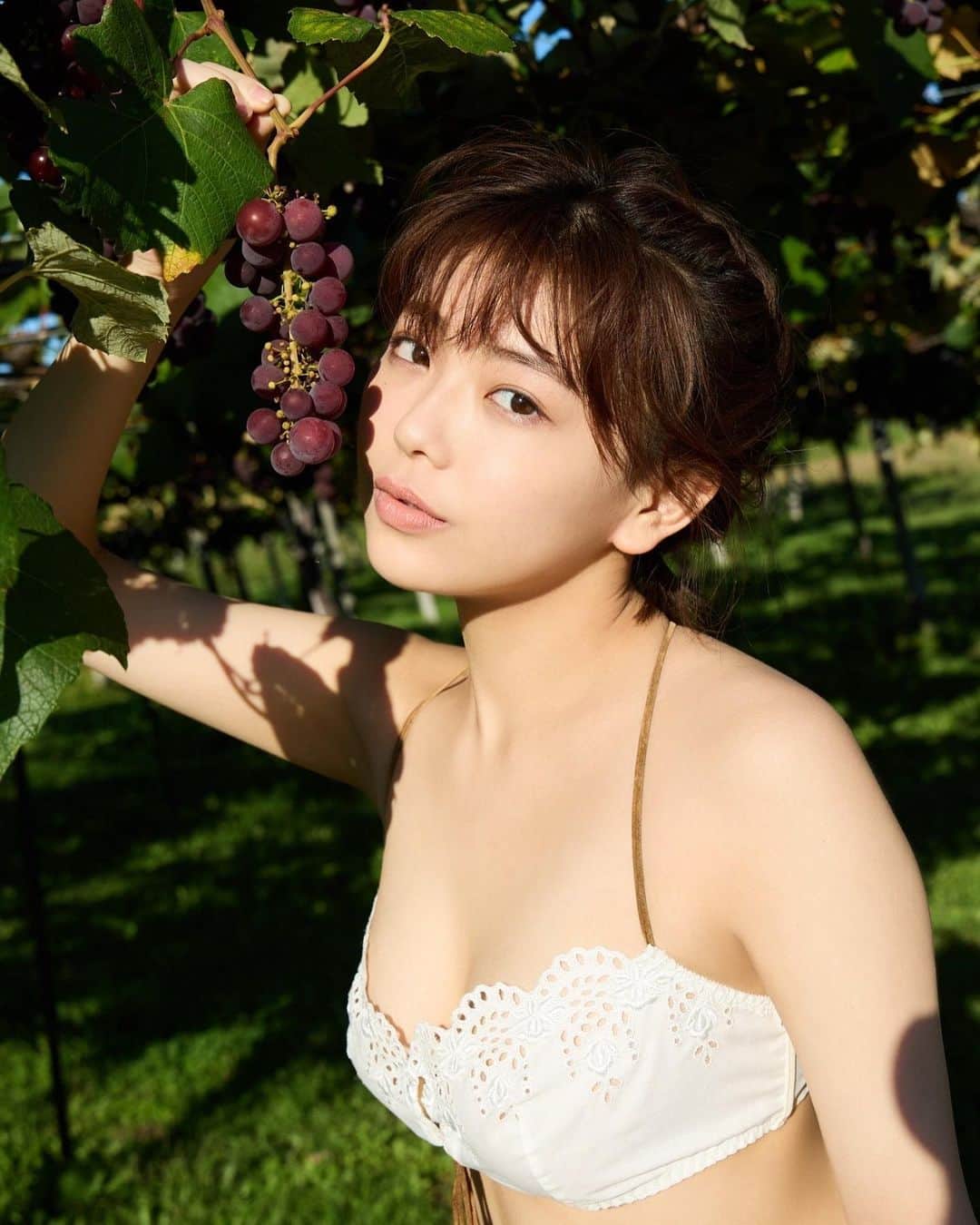 大熊杏優さんのインスタグラム写真 - (大熊杏優Instagram)「今日から「週刊プレイボーイ」発売だよ〜！ みんな買ってくれたかな🤔 デジタル写真集もっ！ 感想待ってるね✨」10月24日 20時46分 - ayuokuma