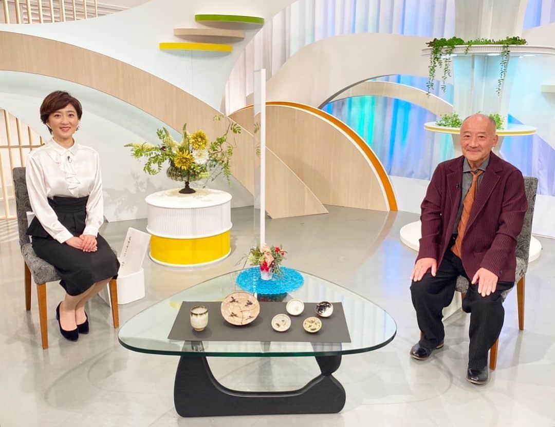 池尻和佳子さんのインスタグラム写真 - (池尻和佳子Instagram)「約430年の伝統がある唐津焼14代中里太郎右衛門さんが、明日の「池尻和佳子のトコワカ」ゲストです。  御茶盌窯記念館では、実際に器を使ってお料理を楽しめる空間も作っておもてなしされているそうです。26（水）午前10時10分からの放送です。  #中里太郎右衛門陶房#14代#中里太郎右衛門窯#rkb #池尻和佳子のトコワカ#アナウンサー#池尻和佳子 #水曜#朝#10時10分#放送」10月25日 17時03分 - wakako_ikejiri_rkb