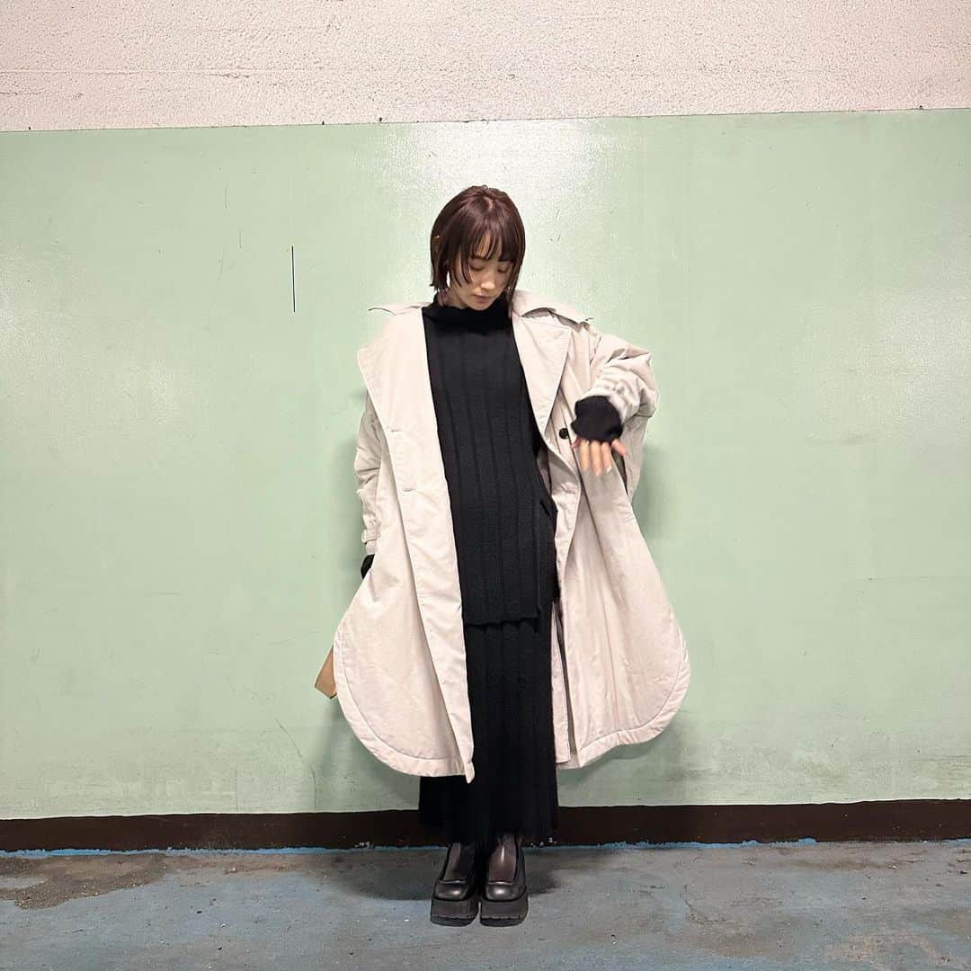 高橋愛さんのインスタグラム写真 - (高橋愛Instagram)「#今日のたかはし　 ㅤㅤㅤㅤㅤㅤㅤㅤㅤㅤㅤㅤㅤ 届いたばっかの @kapok_knot_jp のコートに 最近気に入ってる @marni のブーツ。」10月25日 23時39分 - i_am_takahashi