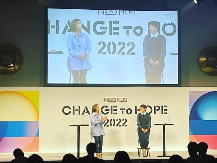 田中ウルヴェ京さんのインスタグラム写真 - (田中ウルヴェ京Instagram)「愛ちゃんのお話を伺うトークイベント。  ３つのテーマ 心の整え方 競技引退後の人生 希望とは  という事だけは決まっていましたが、あとは何も決めず始まったトーク。  愛ちゃんの話はいつもそうですが、いつまでも聞いていたい、たくさんのうかがいたい質問が溢れ出てしまう貴重な時間でした。  いつもありがとうございます。  #トークイベント  #newspicks  #杉山愛  #心の整えかた  #セカンドキャリア #キャリアトランジション  #引退後の人生  #希望」10月26日 9時15分 - miyako.tanaka.oulevey