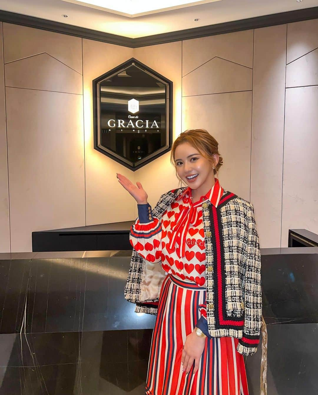 カレンさんのインスタグラム写真 - (カレンInstagram)「先日、美容クリニック 【 @casa.de.gracia_ginza 】が 無事GRAND OPENして、 二週間が経ちました！🏥😆✨  樋口先生 @dr_guccy の福岡院から 今回、銀座院がオープンとなりました🏥🎉  美肌ケアの美容皮膚科メニューはもちろん、 樋口先生が得意とされる施術で 脂肪吸引がとっても大人気です😆！ これからの季節は肌が隠せるから ダウンタイムも過ごしやすく安心です☺️✨  HPからウェブ予約、 メニューをご覧いただけます🕊 https://casa-de-gracia.com ストーリーからも飛べますので 是非ご覧ください🏥🌼 お待ちしております✨  YouTubeでもクリニックのチャンネルから 様々な情報を発信していくので 気になる事なのあればコメントに 宜しくお願いします💎✨  #美容クリニック #美容 #銀座 #美容整形 #美容外科 #beauty #美肌 #ダイエット #スキンケア #アンチエイジング #小顔  #美意識  #clinic」10月26日 13時35分 - cjd_karen