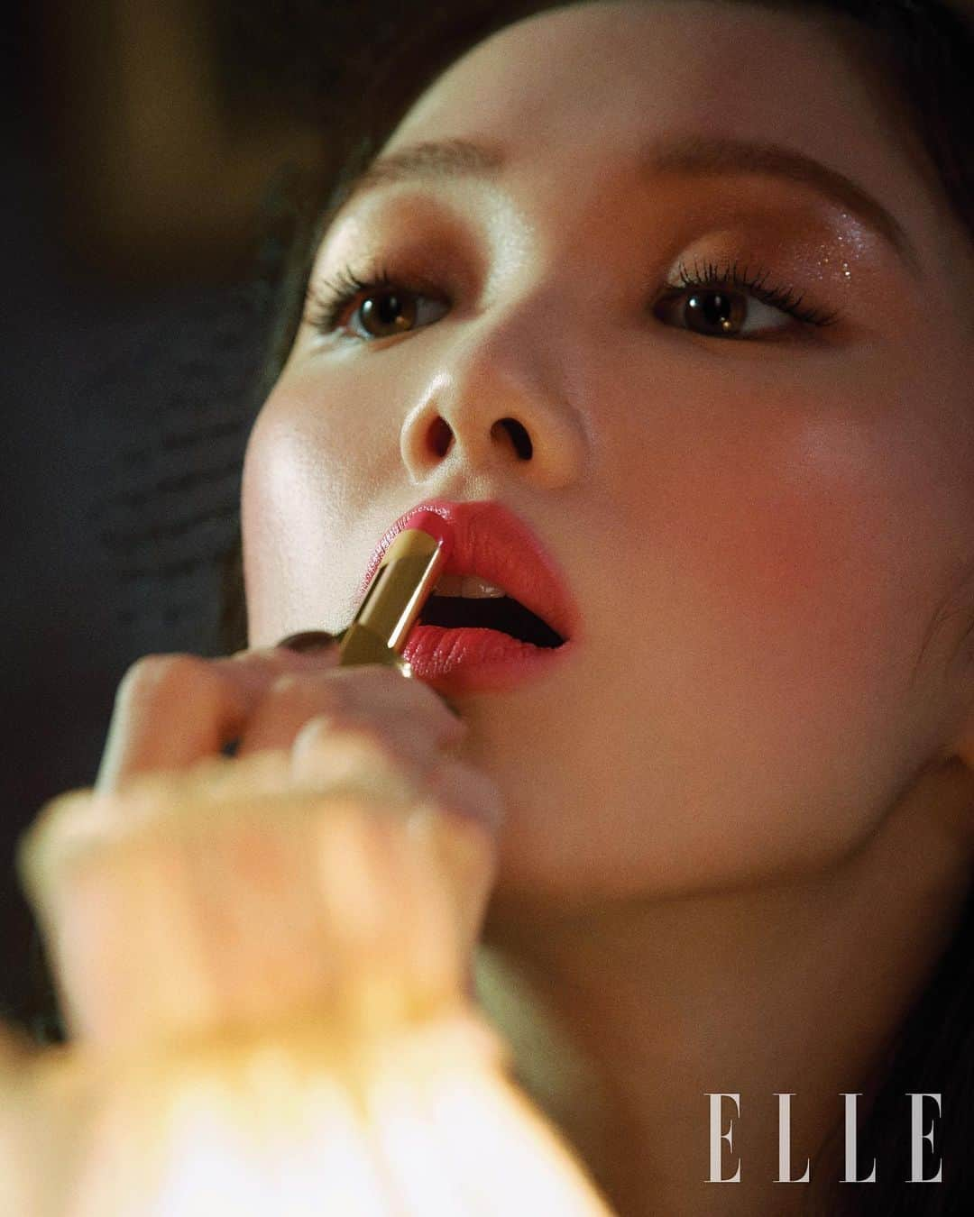 イ・ソンギョンさんのインスタグラム写真 - (イ・ソンギョンInstagram)「💋❤️  @chanel.beauty @chanel.beauty.korea  @ellekorea」10月26日 14時19分 - heybiblee