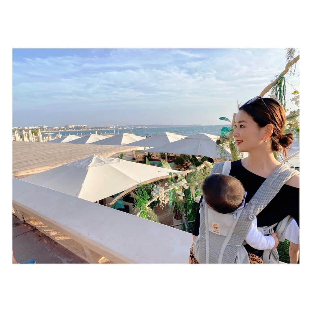 秋元玲奈さんのインスタグラム写真 - (秋元玲奈Instagram)「子供3人もいれば、予想外のハプニングはつきもの。 旅行先でも相変わらずのドタバタではありましたが、、、 カンヌはきれいなビーチ、公園や遊び場もあって、子連れにはありがたいとっても素敵な街でした✨🏖 母さんもパワーチャージ完了🔥😎  #southfrance  #cannes #familytrip #backtolondon」10月26日 16時42分 - rena_akimoto