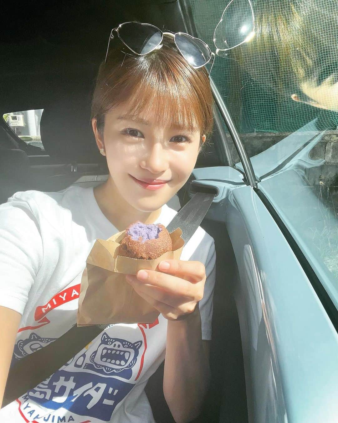 神田れいみさんのインスタグラム写真 - (神田れいみInstagram)「💜  夏休みの思い出✈️ まだちょっとあります。  すっかり寒くなって 「季節感🫥」ってかんじですが、お付き合いください🙇‍♀️  夏休みの旅行先を宮古島にした理由は 海に潜りたかったのと ここの #さたぱんびん が食べたかったから！😂🤍  なかゆくい商店さん 行ったことある方いるかなぁ🥹💭  カリッふわ！で 美味しくて大好きなんです(*^^*)♡♡♡ 今すでに食べたくなってる、、、笑」10月26日 18時28分 - kandareimi