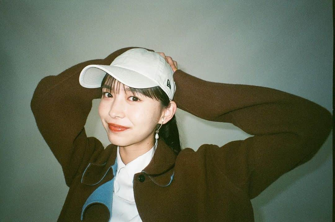 井桁弘恵さんのインスタグラム写真 - (井桁弘恵Instagram)「発売中のNew Era BOOKオフショットです🧢❤ 日頃からキャップは被るので 楽しい撮影でした〜！ ぜひ、チェックしてみてください。   #film」10月27日 15時23分 - igetahiroe23