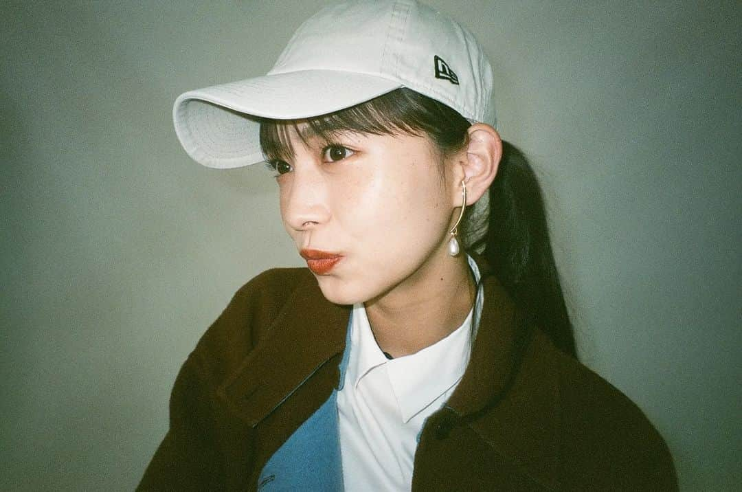 井桁弘恵さんのインスタグラム写真 - (井桁弘恵Instagram)「発売中のNew Era BOOKオフショットです🧢❤ 日頃からキャップは被るので 楽しい撮影でした〜！ ぜひ、チェックしてみてください。   #film」10月27日 15時23分 - igetahiroe23