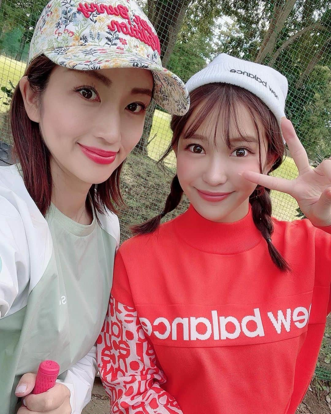 庄司ゆうこさんのインスタグラム写真 - (庄司ゆうこInstagram)「ここちゃんとエンジョイゴルフ⛳️🧡 女子に優しいゴルフ場だったからか、なんとベストスコア更新して99だった‼️ 初の100切り🥺✨ めちゃくちゃ嬉しかった💓😆 ここちゃんもバーディ取ったり2人とも絶好調❣️そして私たちがゴルフ行く時は必ず晴れてゴルフ日和になる😍 また次行く約束もしたし楽しみっ🧡 ゴルフウェアは @susic_golf  今の季節にピッタリで着心地よかった💓 #ゴルフ#ゴルフ女子#ゴルフコーデ#ゴルフ好きな人と繋がりたい#エンジョイゴルフ#ゴルフ日和#国際レディースゴルフ倶楽部#ベスト更新#100切り#達成#目標達成」10月27日 21時22分 - yuko.shoji