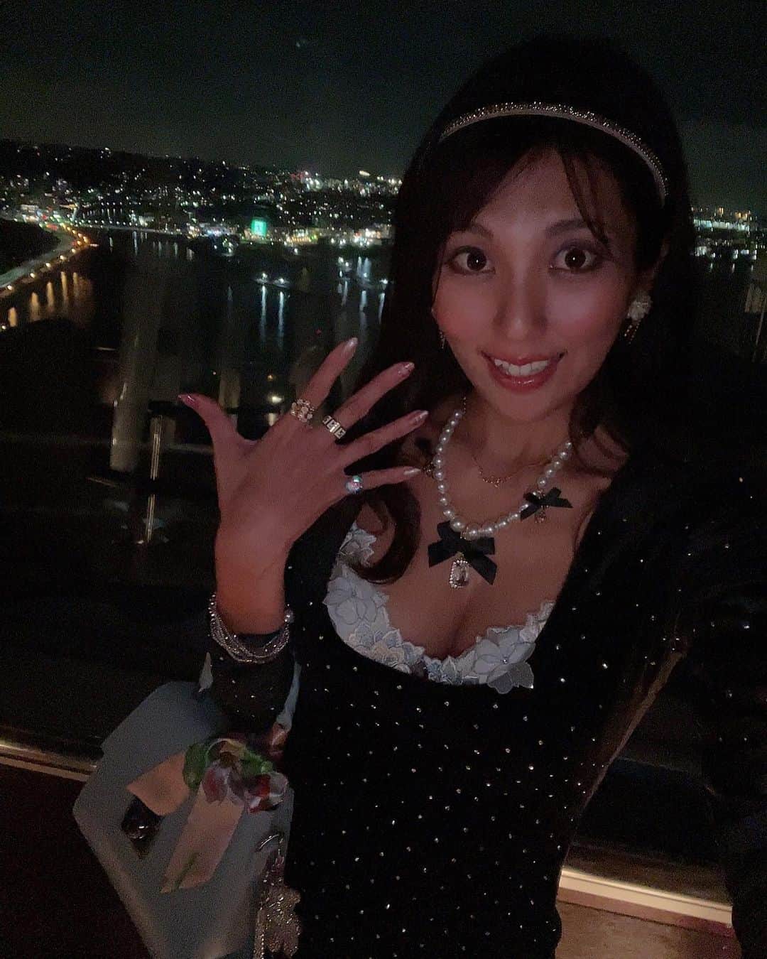 神谷麻美さんのインスタグラム写真 - (神谷麻美Instagram)「#夜景 見たぁ💖👸🫶🤴💖🌟💖✨   #大好き ちゃん💖🧸💖🌈💖✨」10月28日 11時30分 - asamice428