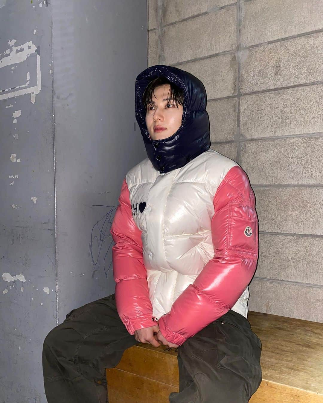 ミンヒョン さんのインスタグラム写真 - (ミンヒョン Instagram)「옵티머스황픽컬러조합💖🤍💙  @moncler #Moncler70 #MonclerbyMe」10月28日 16時58分 - optimushwang