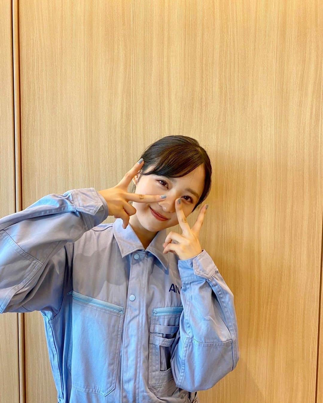 小栗有以さんのインスタグラム写真 - (小栗有以Instagram)「ANAさんの色んな制服を 着させて頂きました~😌✈️ どれも素敵な制服なのはもちろん 飛行場には様々な職業の方が働いていて成り立ってるのを改めて実感しました。 なかなか着れない制服を着させて頂けてとても気が引き締まりました！！ 空港の雰囲気、飛行機が飛び立つところが大好きです☺️ 私もANAの飛行機に乗って 旅行に行きたいな〜！  ちなみに、新曲のMVはANAさんで沖縄に行きました✈️🤍  ANAさんのInstagramやTikTokに 登場させて頂いています ぜひ、観てください😊  #ANA」10月29日 12時25分 - yuioguri_1226