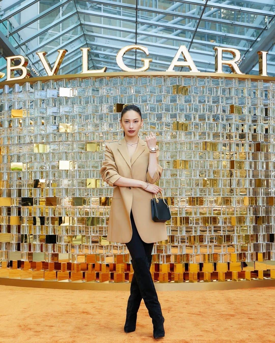 大政絢さんのインスタグラム写真 - (大政絢Instagram)「ブルガリ セルペンティ ポップアップストアに✨ 会場は期間限定とは思えないほどの華やかな世界💎  11月6日（日）まで六本木ヒルズ 大屋根プラザにて開催です☺  @Bulgari #Bulgari #Serpenti #BulgariJewelry #BulgariWatches #BulgariAccessories」10月29日 13時12分 - aya_omasa_official