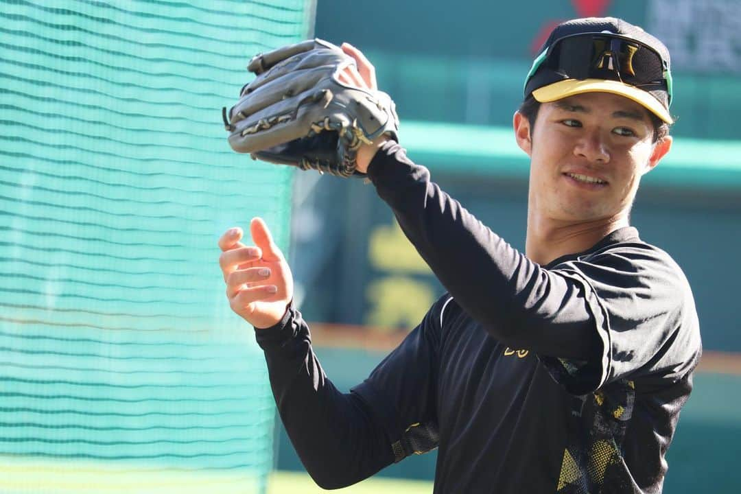 阪神タイガースさんのインスタグラム写真 - (阪神タイガースInstagram)「10月29日、甲子園球場での秋季練習の様子②です！ #木浪聖也 選手 #髙山俊 選手 #山本泰寛 選手 #梅野隆太郎 選手 #渡邉諒 選手 #髙濱祐仁 選手 #中野拓夢 選手 #北條史也 選手 #糸原健斗 選手 #岡田彰布 監督 #阪神タイガース  #秋季練習」10月29日 21時35分 - hanshintigers_official