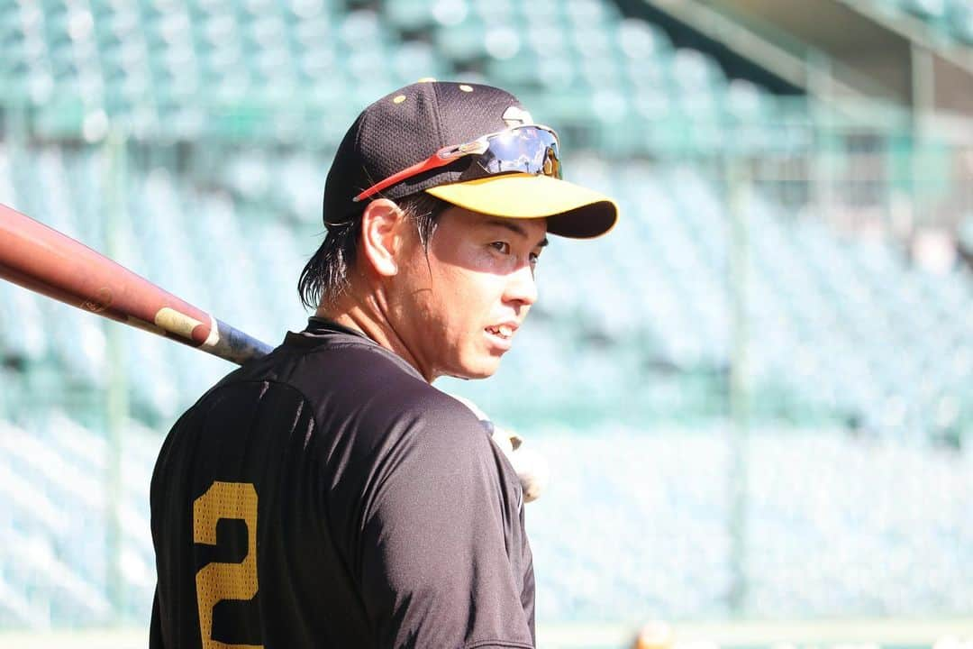 阪神タイガースさんのインスタグラム写真 - (阪神タイガースInstagram)「10月29日、甲子園球場での秋季練習の様子②です！ #木浪聖也 選手 #髙山俊 選手 #山本泰寛 選手 #梅野隆太郎 選手 #渡邉諒 選手 #髙濱祐仁 選手 #中野拓夢 選手 #北條史也 選手 #糸原健斗 選手 #岡田彰布 監督 #阪神タイガース  #秋季練習」10月29日 21時35分 - hanshintigers_official