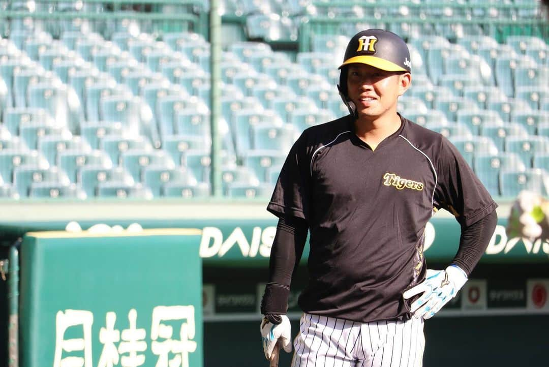 阪神タイガースさんのインスタグラム写真 - (阪神タイガースInstagram)「10月29日、甲子園球場での秋季練習の様子②です！ #木浪聖也 選手 #髙山俊 選手 #山本泰寛 選手 #梅野隆太郎 選手 #渡邉諒 選手 #髙濱祐仁 選手 #中野拓夢 選手 #北條史也 選手 #糸原健斗 選手 #岡田彰布 監督 #阪神タイガース  #秋季練習」10月29日 21時35分 - hanshintigers_official