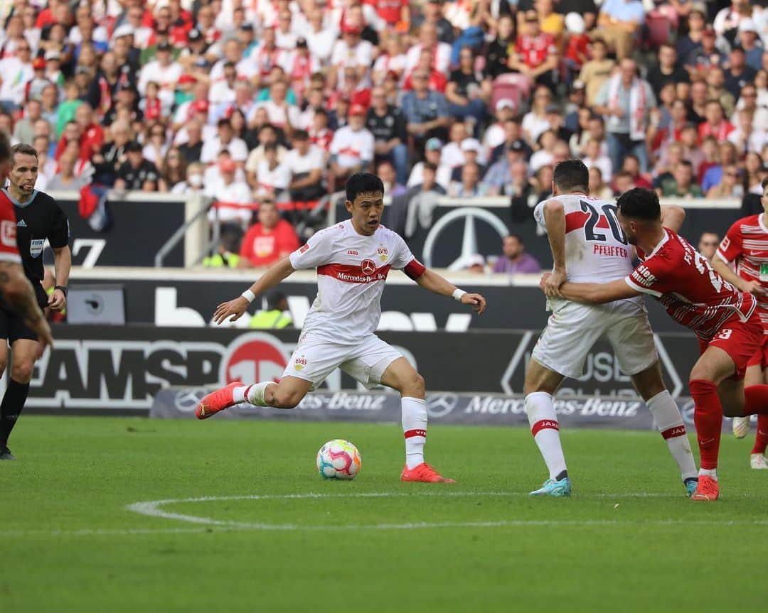 遠藤航さんのインスタグラム写真 - (遠藤航Instagram)「Good performance from the team. Thank you for amazing support vfb fans!! . #vfb #stuttgart #bundesliga #germany🇩🇪  #win #3points #team #fight  . #シュツットガルト #ブンデスリーガ #🇯🇵」10月30日 5時35分 - endowataru